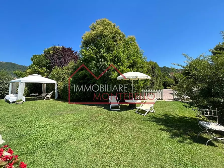 Immagine 42 di Rustico / casale in vendita  a Massarosa