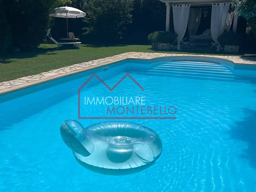 Immagine 46 di Rustico / casale in vendita  a Massarosa