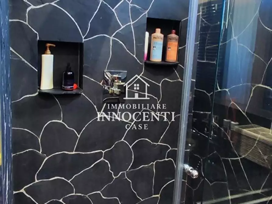 Immagine 9 di Appartamento in vendita  a Massa