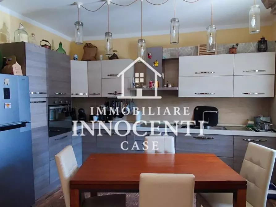 Immagine 1 di Appartamento in vendita  a Massa