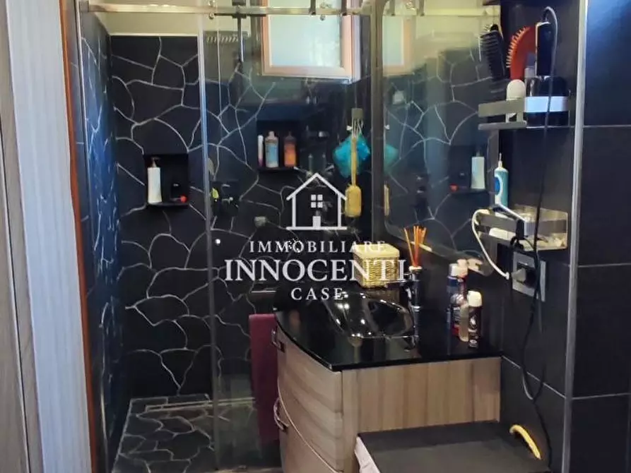 Immagine 10 di Appartamento in vendita  a Massa