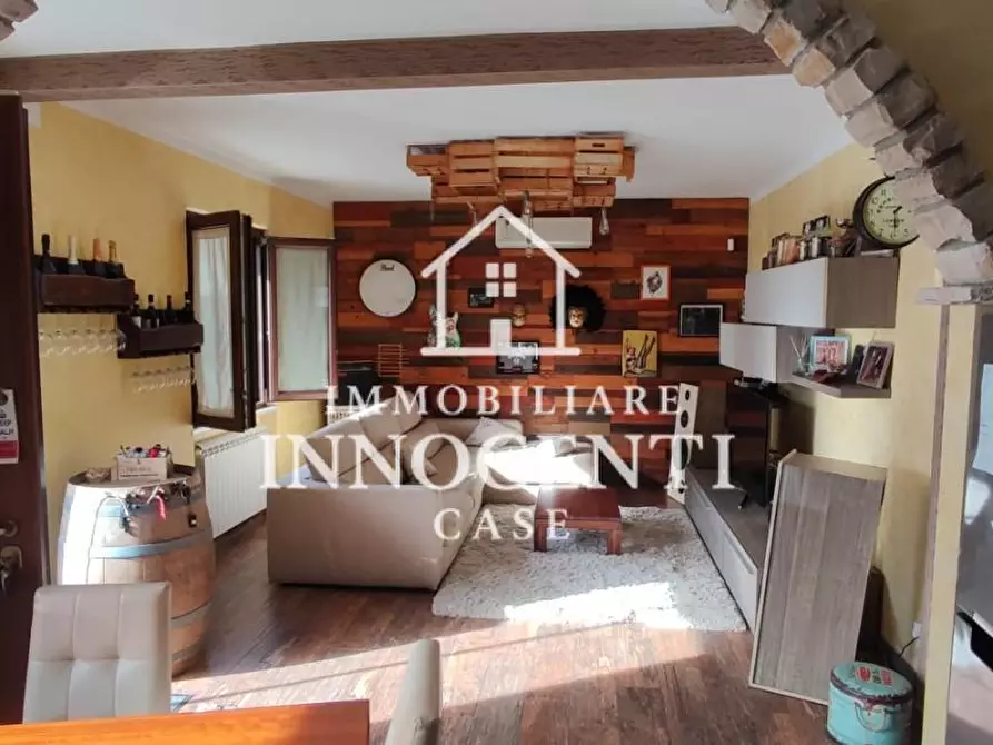 Immagine 3 di Appartamento in vendita  a Massa