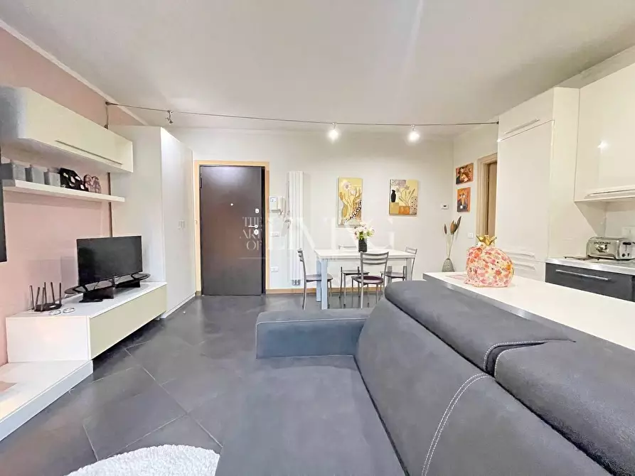 Immagine 4 di Appartamento in vendita  a Lucca