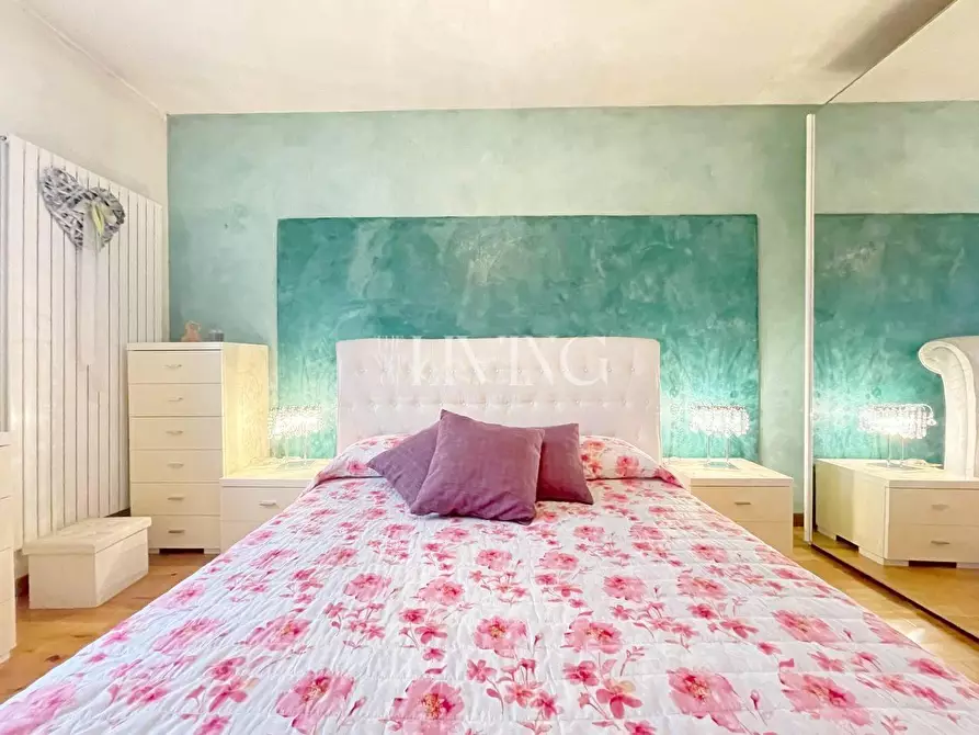 Immagine 8 di Appartamento in vendita  a Lucca