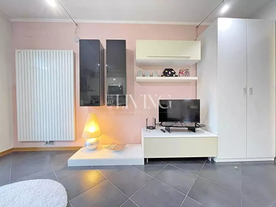 Immagine 6 di Appartamento in vendita  a Lucca