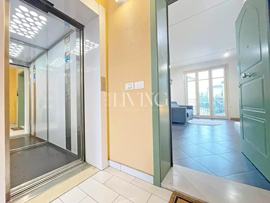 Immagine 25 di Appartamento in vendita  a Lucca