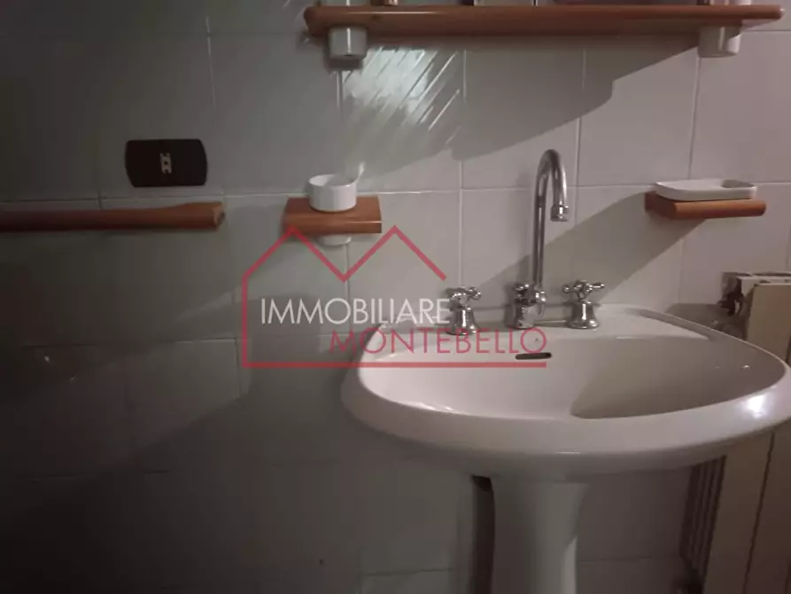 Immagine 5 di Terratetto in vendita  a Massa