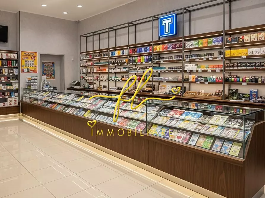 Immagine 6 di Attività commerciale in vendita  a Livorno