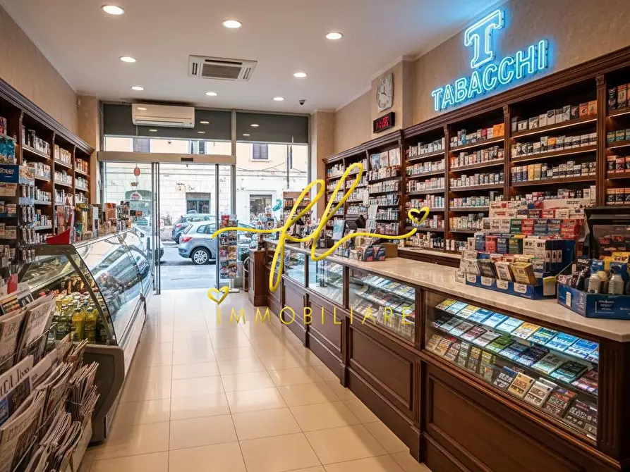 Immagine 5 di Attività commerciale in vendita  a Livorno