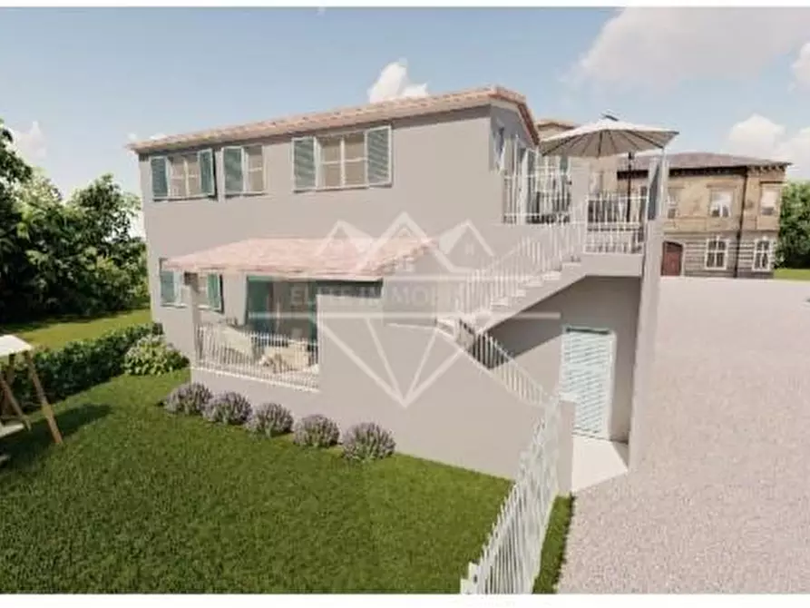 Immagine 1 di Casa trifamiliare in vendita  a Sarzana