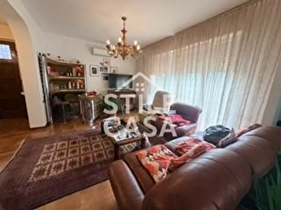 Immagine 4 di Casa indipendente in vendita  a Pescia