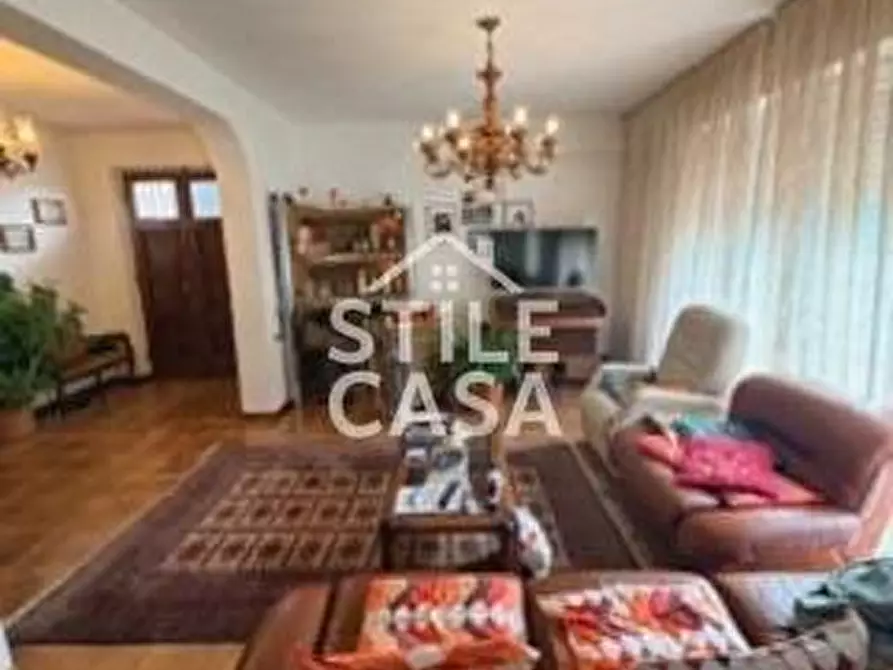 Immagine 3 di Casa indipendente in vendita  a Pescia