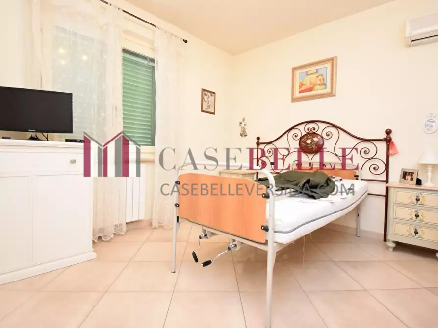 Immagine 12 di Appartamento in vendita  a Camaiore