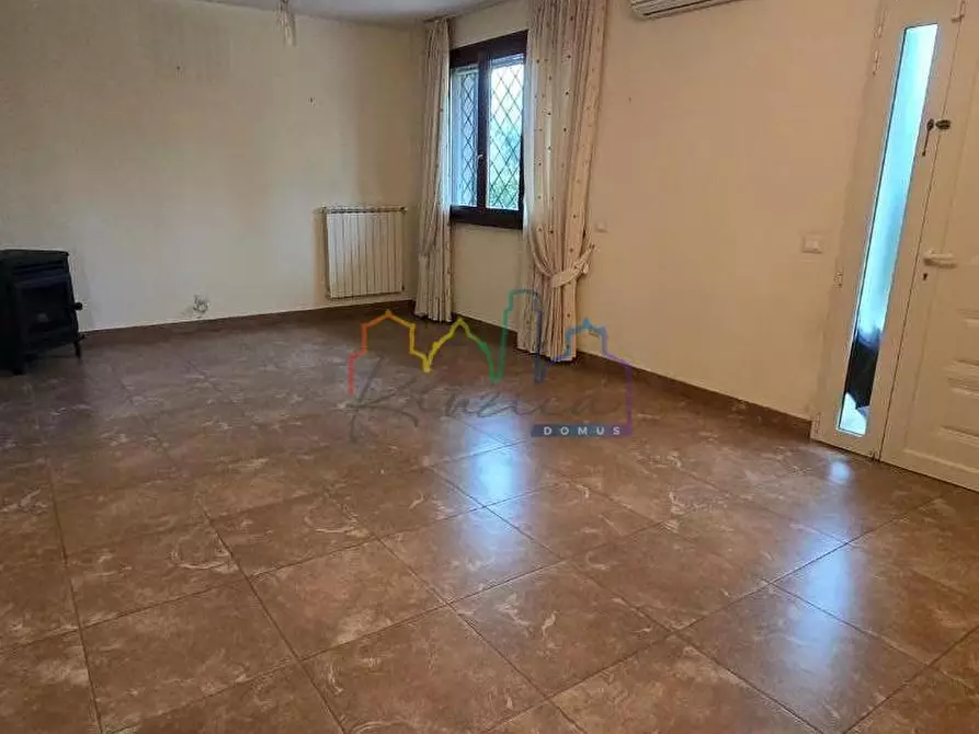 Immagine 3 di Villa in vendita  a San Giuliano Terme