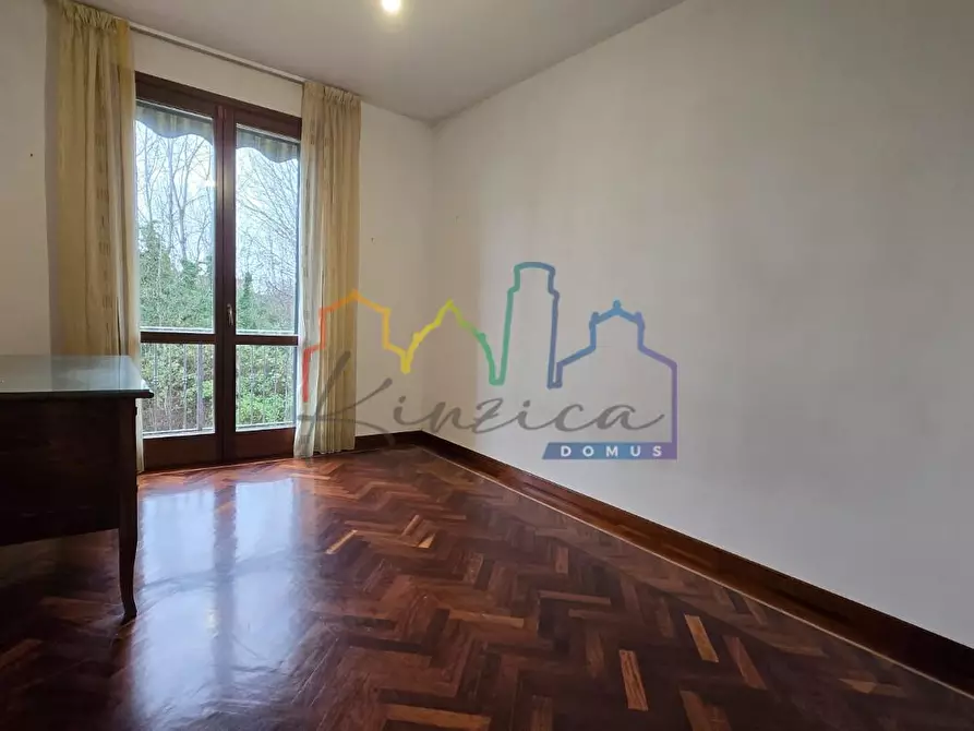 Immagine 15 di Villa in vendita  a San Giuliano Terme