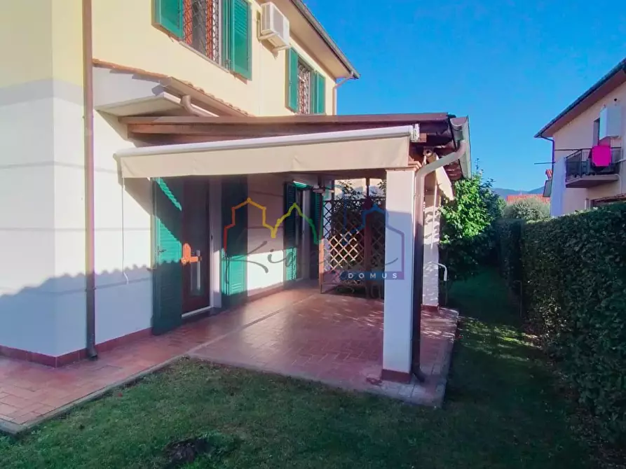Immagine 1 di Villa in vendita  a San Giuliano Terme