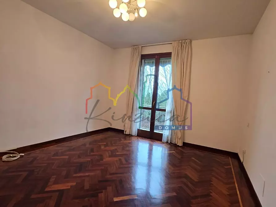 Immagine 13 di Villa in vendita  a San Giuliano Terme