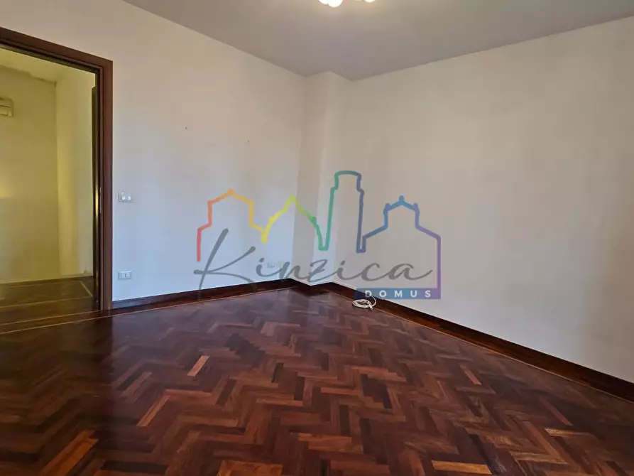 Immagine 21 di Villa in vendita  a San Giuliano Terme