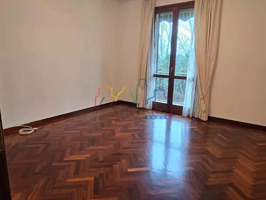 Immagine 11 di Villa in vendita  a San Giuliano Terme