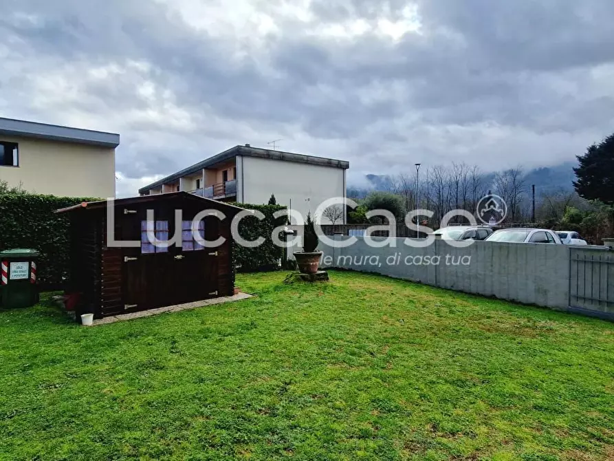 Immagine 52 di Villa in vendita  a Barga