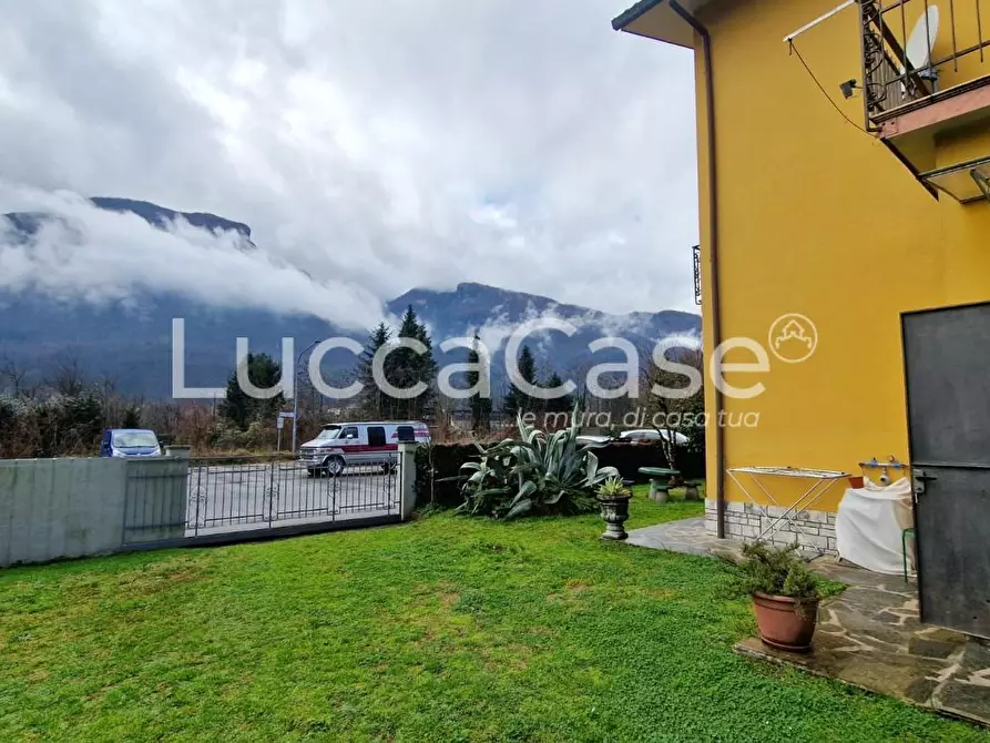 Immagine 50 di Villa in vendita  a Barga