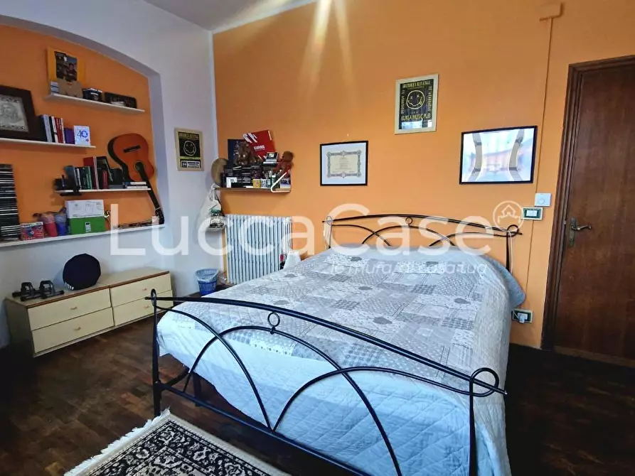 Immagine 13 di Villa in vendita  a Barga