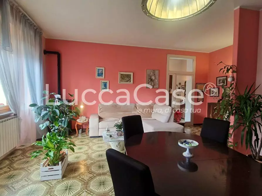 Immagine 10 di Villa in vendita  a Barga