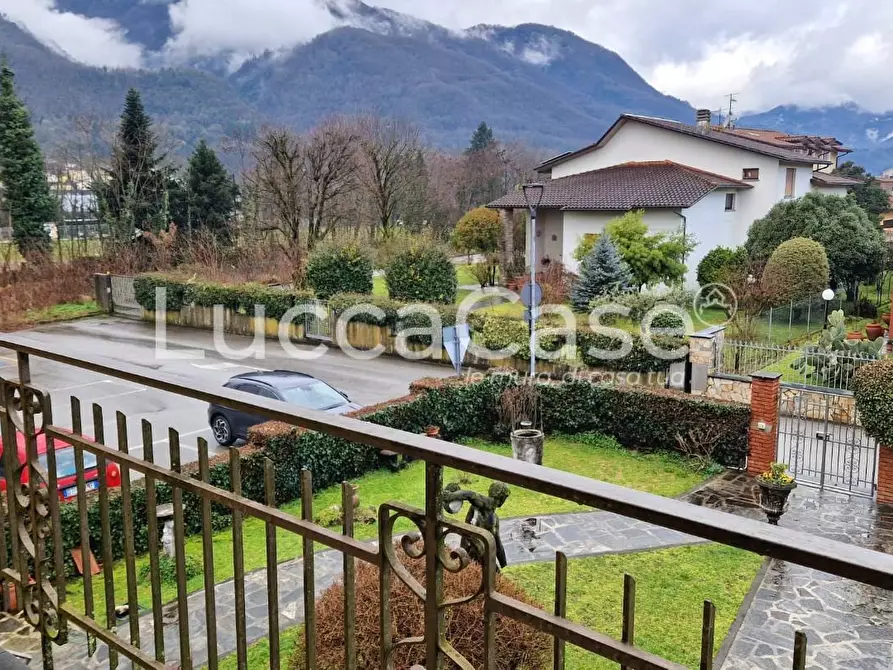 Immagine 26 di Villa in vendita  a Barga