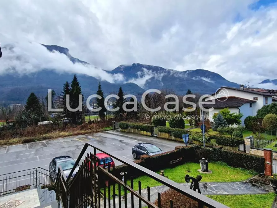 Immagine 25 di Villa in vendita  a Barga