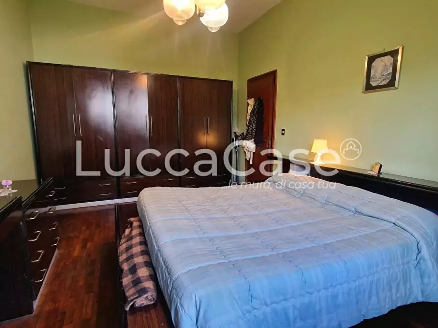 Immagine 18 di Villa in vendita  a Barga