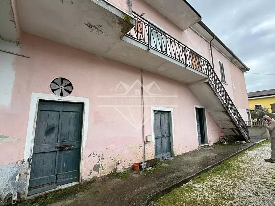 Immagine 10 di Appartamento in vendita  a Carrara