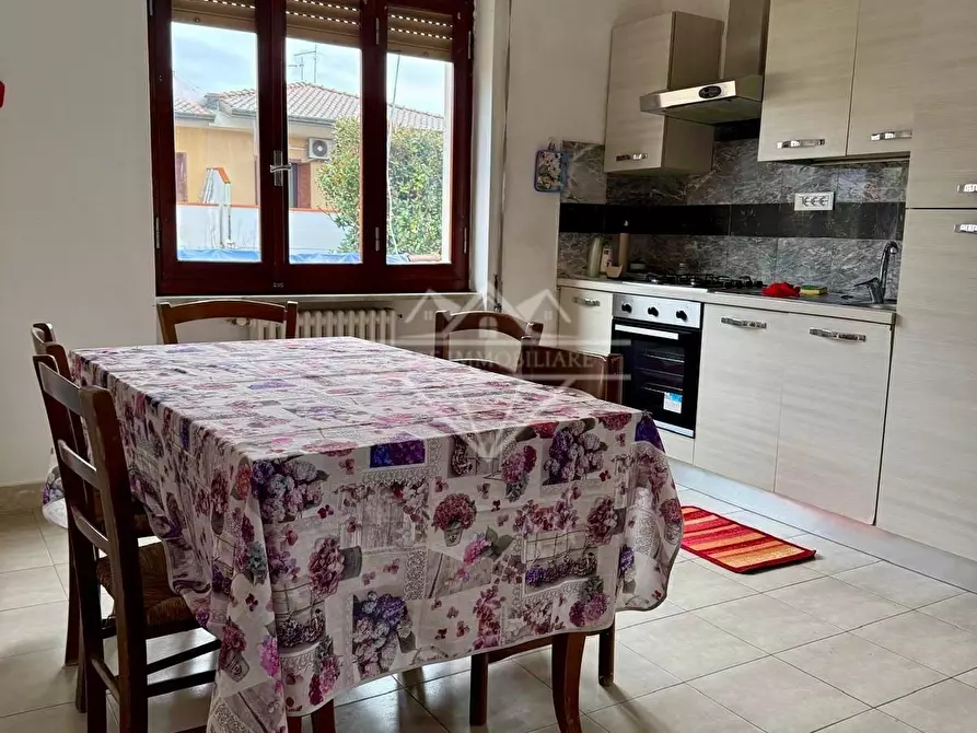 Immagine 1 di Appartamento in vendita  a Carrara