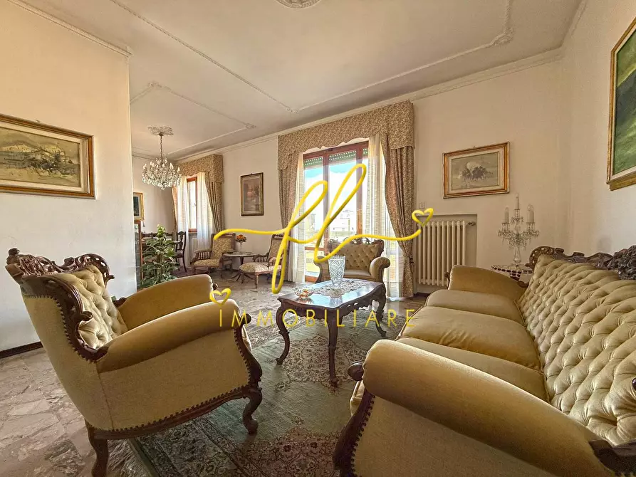 Immagine 1 di Appartamento in vendita  a Cecina