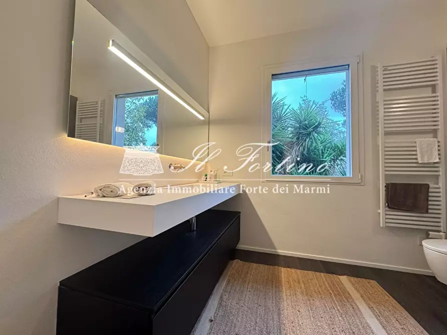 Immagine 41 di Villa in vendita  a Forte Dei Marmi