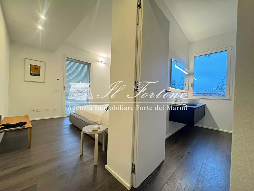 Immagine 27 di Villa in vendita  a Forte Dei Marmi