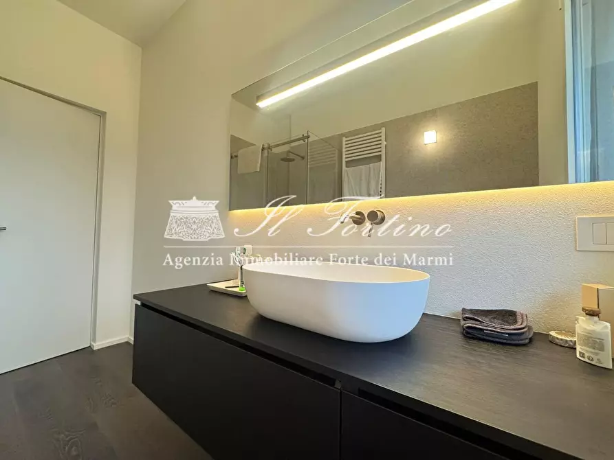 Immagine 34 di Villa in vendita  a Forte Dei Marmi