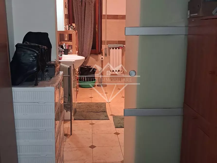 Immagine 12 di Appartamento in vendita  a Carrara