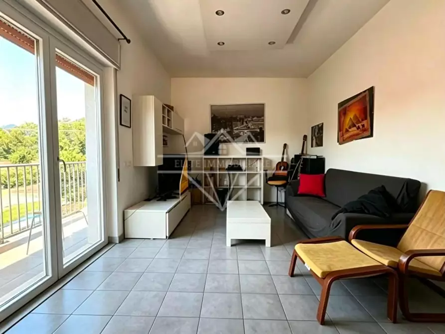 Immagine 2 di Casa semindipendente in vendita  a Carrara