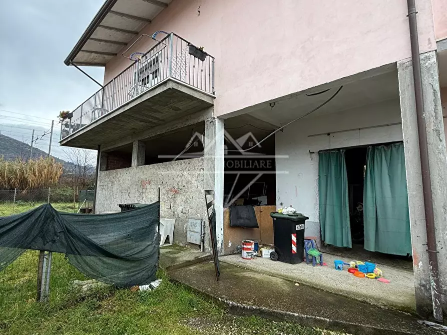 Immagine 1 di Appartamento in vendita  a Carrara