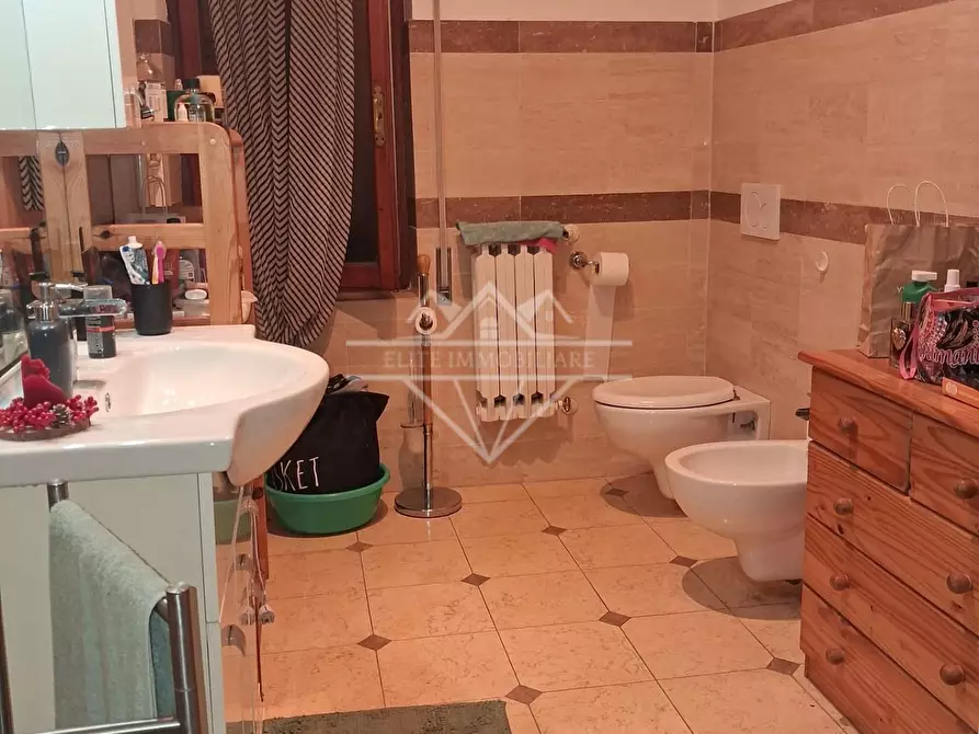 Immagine 14 di Appartamento in vendita  a Carrara