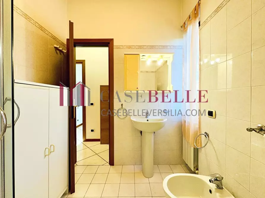 Immagine 34 di Casa bifamiliare in affitto  a Pietrasanta