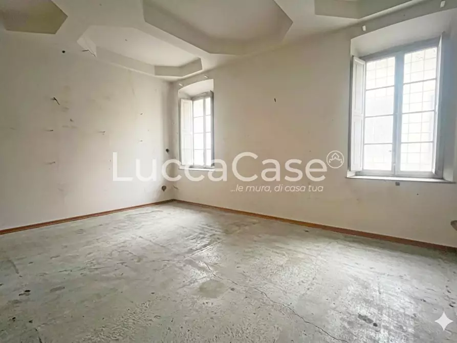 Immagine 5 di Loft/Open space in vendita  a Lucca