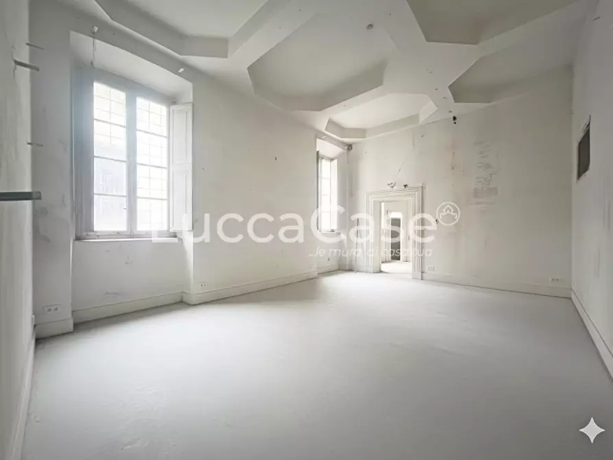 Immagine 1 di Loft/Open space in vendita  a Lucca