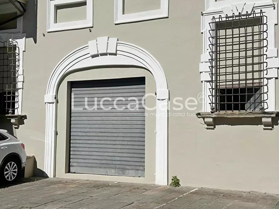 Immagine 14 di Loft/Open space in vendita  a Lucca