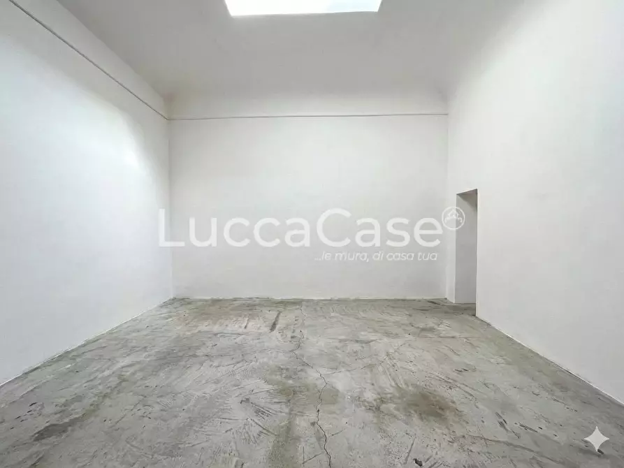 Immagine 10 di Loft/Open space in vendita  a Lucca