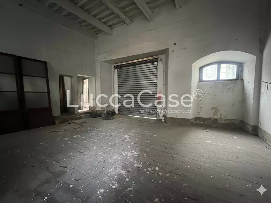 Immagine 13 di Loft/Open space in vendita  a Lucca