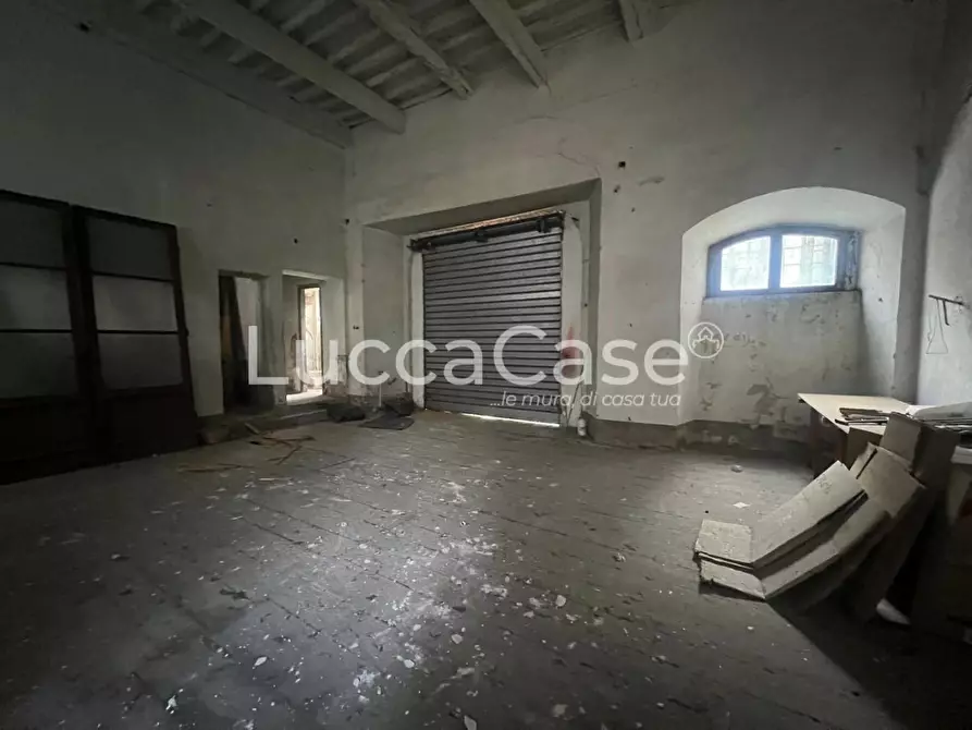 Immagine 15 di Loft/Open space in vendita  a Lucca
