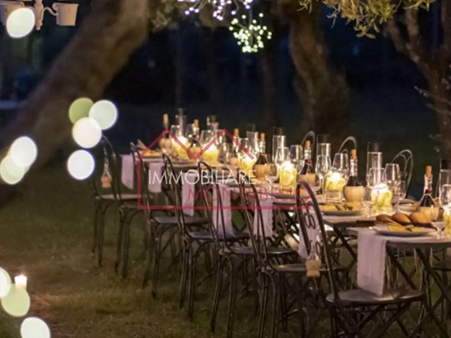 Immagine 39 di Villa in vendita  a Camaiore