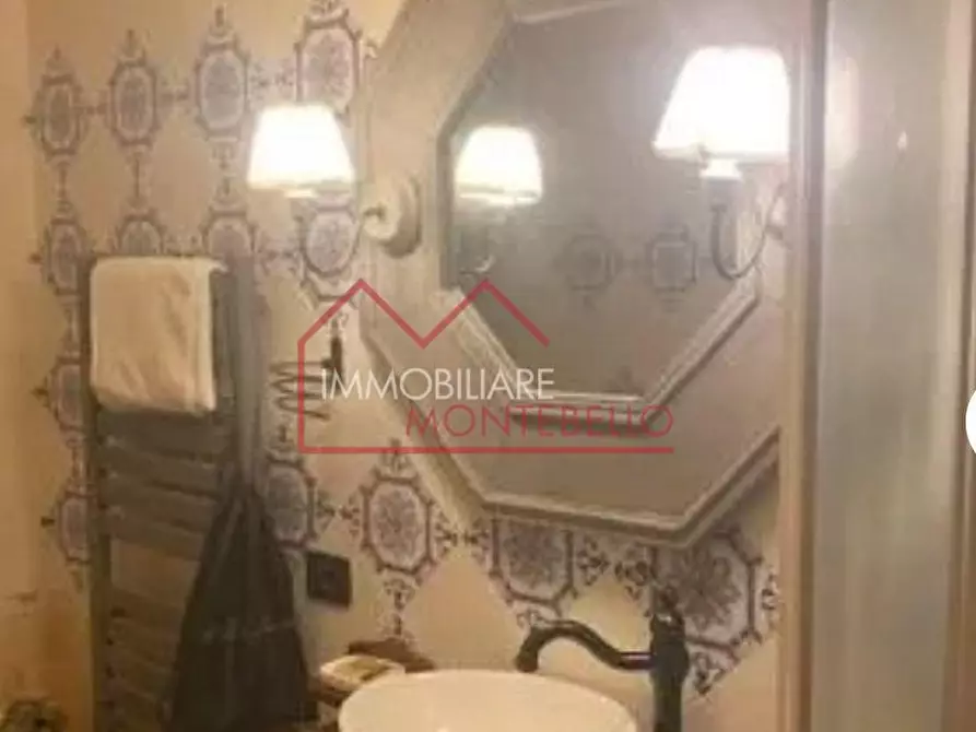 Immagine 22 di Villa in vendita  a Camaiore