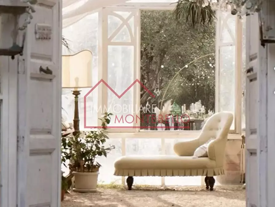 Immagine 35 di Villa in vendita  a Camaiore